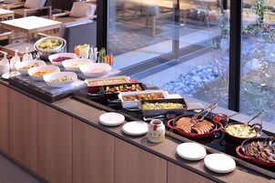 Daily buffet breakfast for a fee