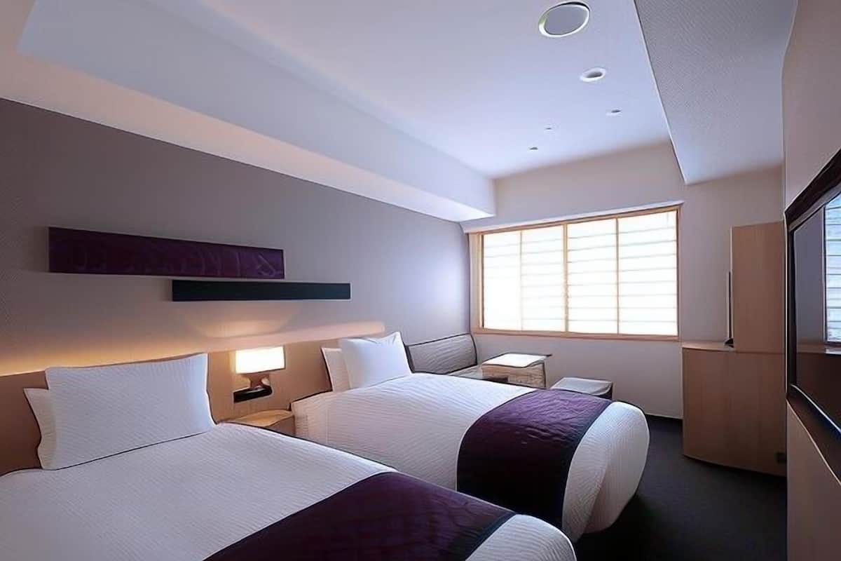 1 bedroom, premium bedding, down duvets, in-room safe