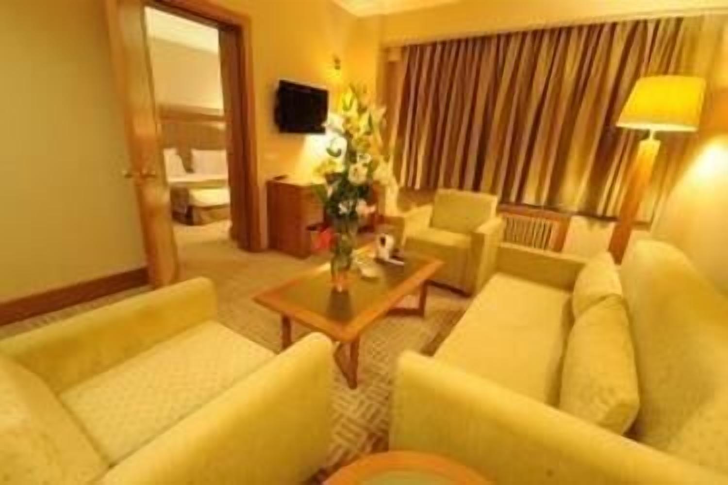 suite room | living room | lcd tv