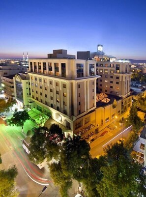 Fasade – kveld/natt