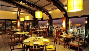 2 Restaurants, Frühstück, Mittagessen, Abendessen, türkische Küche
