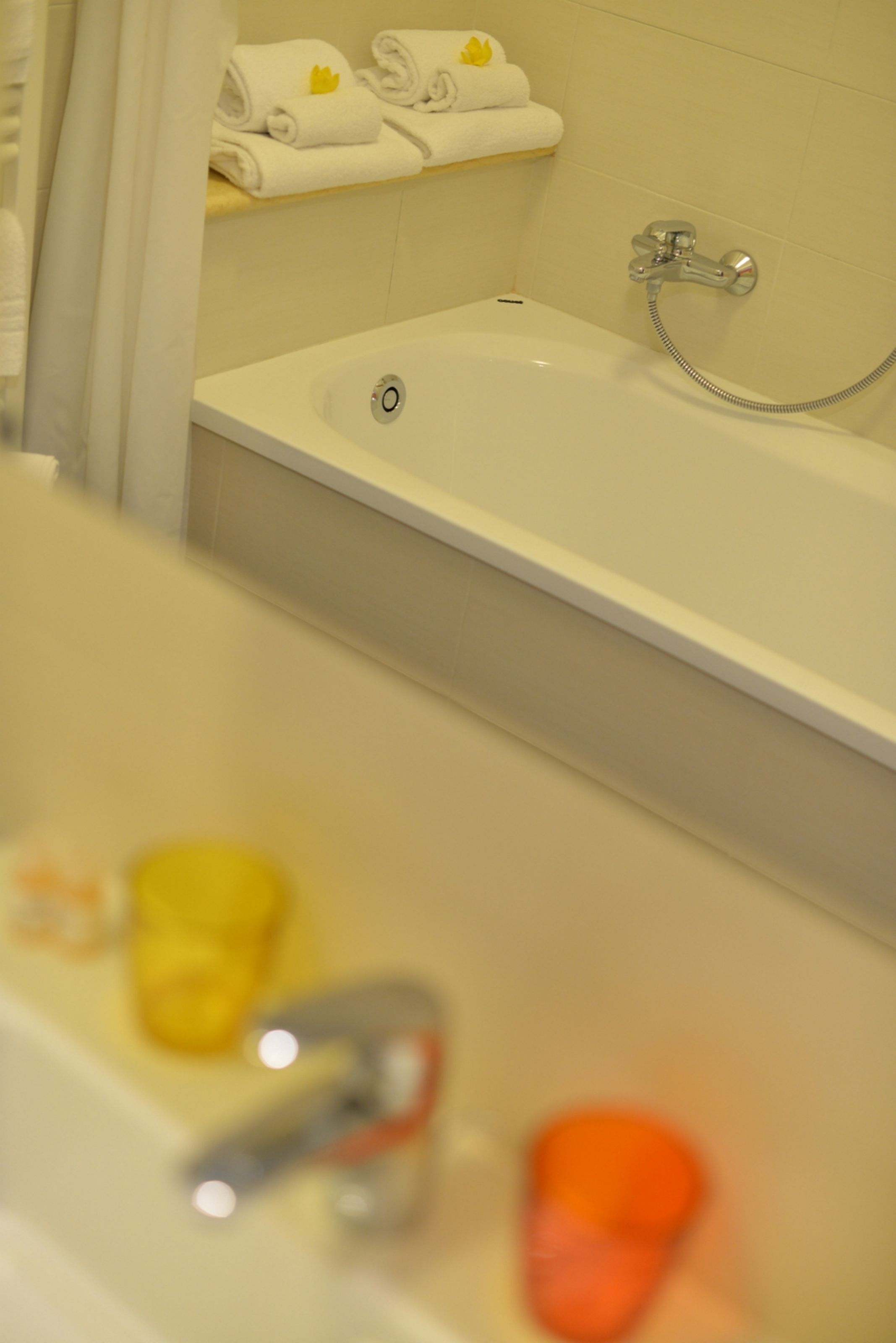 superior room | bathroom amenities | shower, free toiletries, hair dryer, towels