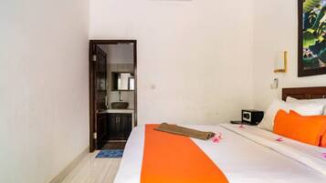 Deluxe Bungalow, 1 Queen Bed, Garden View | 4 bedrooms, in-room safe, desk, soundproofing