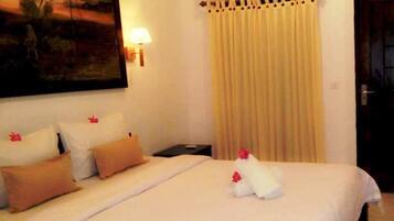 Superior Bungalow, 1 Bedroom, Garden View | 4 bedrooms, in-room safe, desk, soundproofing