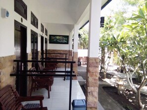Balcony - Padanta Homestay (Gili Trawangan)