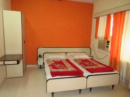 Caja de seguridad en la habitación y camas plegables/adicionales 