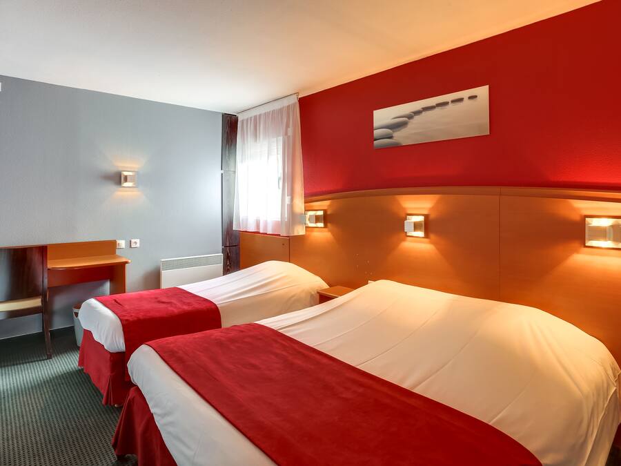 Desk, free WiFi, bed sheets