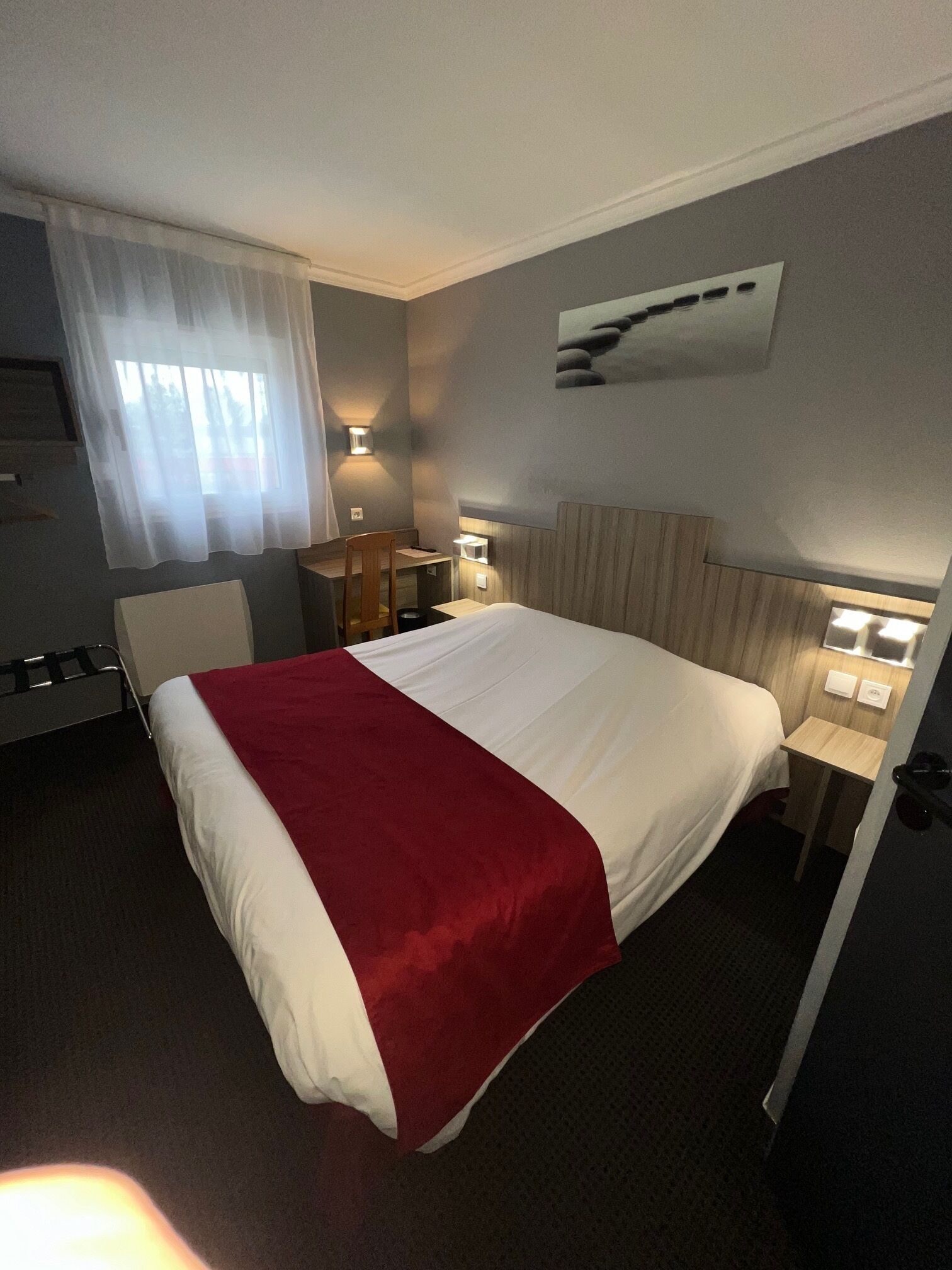 Bureau, Wi-Fi gratuit, draps fournis