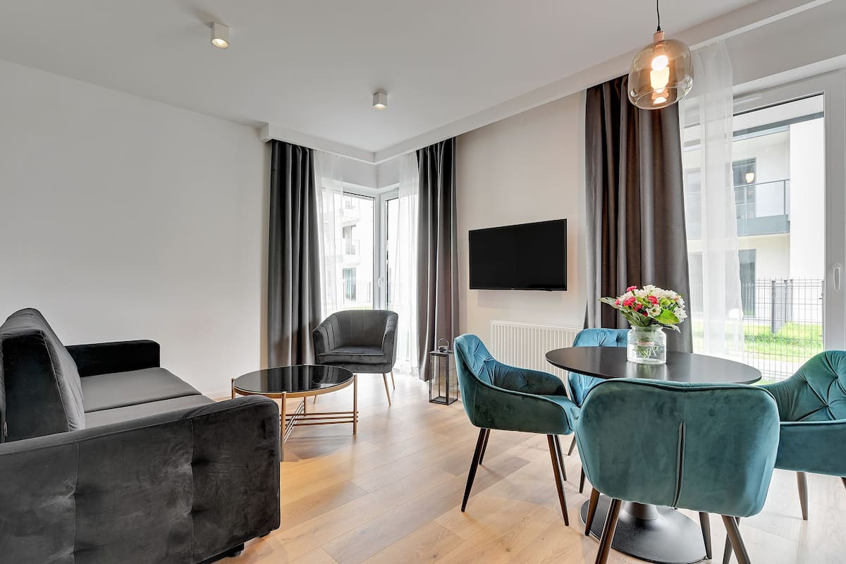 Comfort Apartment, 1 Bedroom, Terrace (with parking, 232) | Olohuone | Taulutelevisio