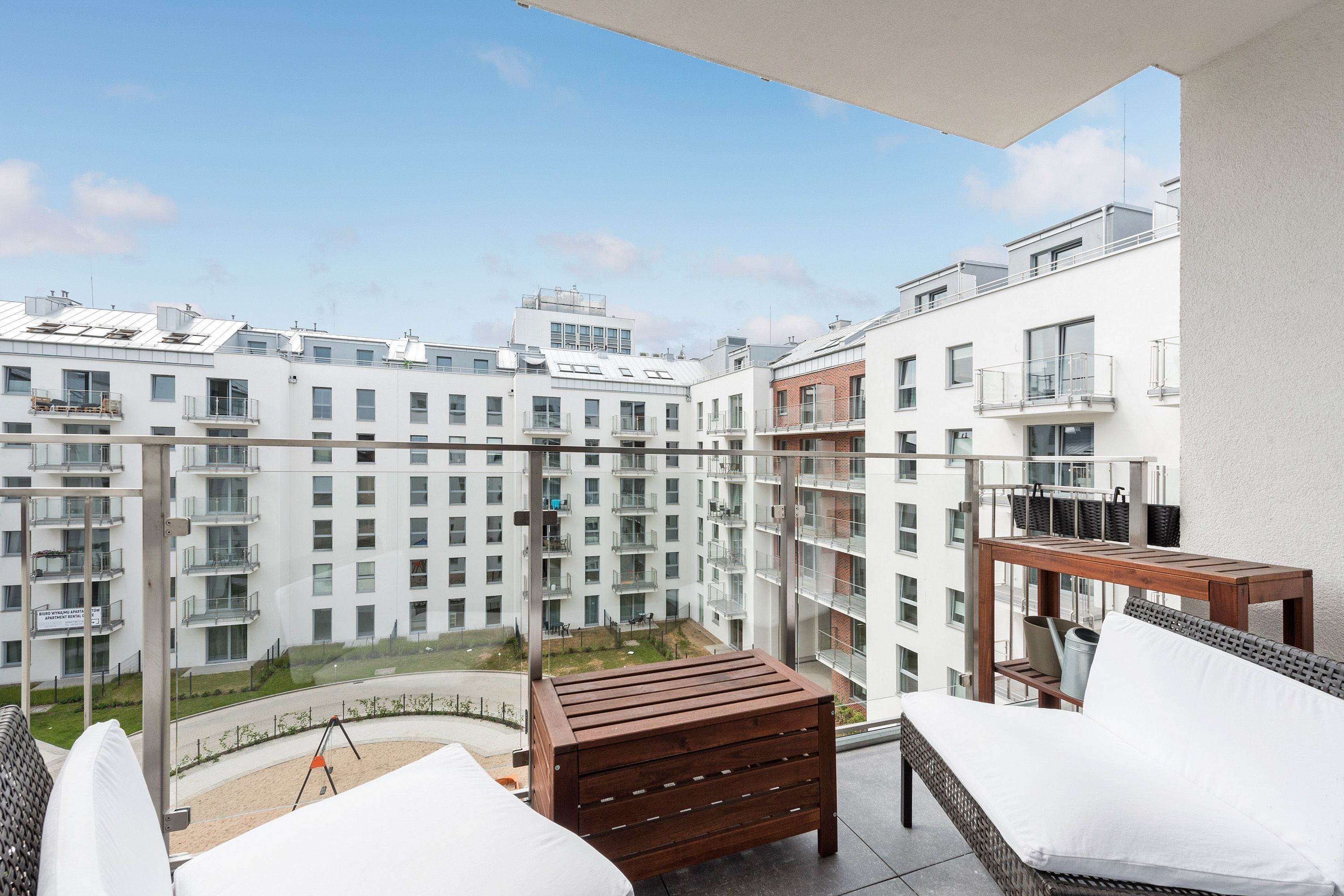 Superior-Apartment, 2 Schlafzimmer, Balkon (with parking - 32) | Bügeleisen/Bügelbrett, kostenloses WLAN