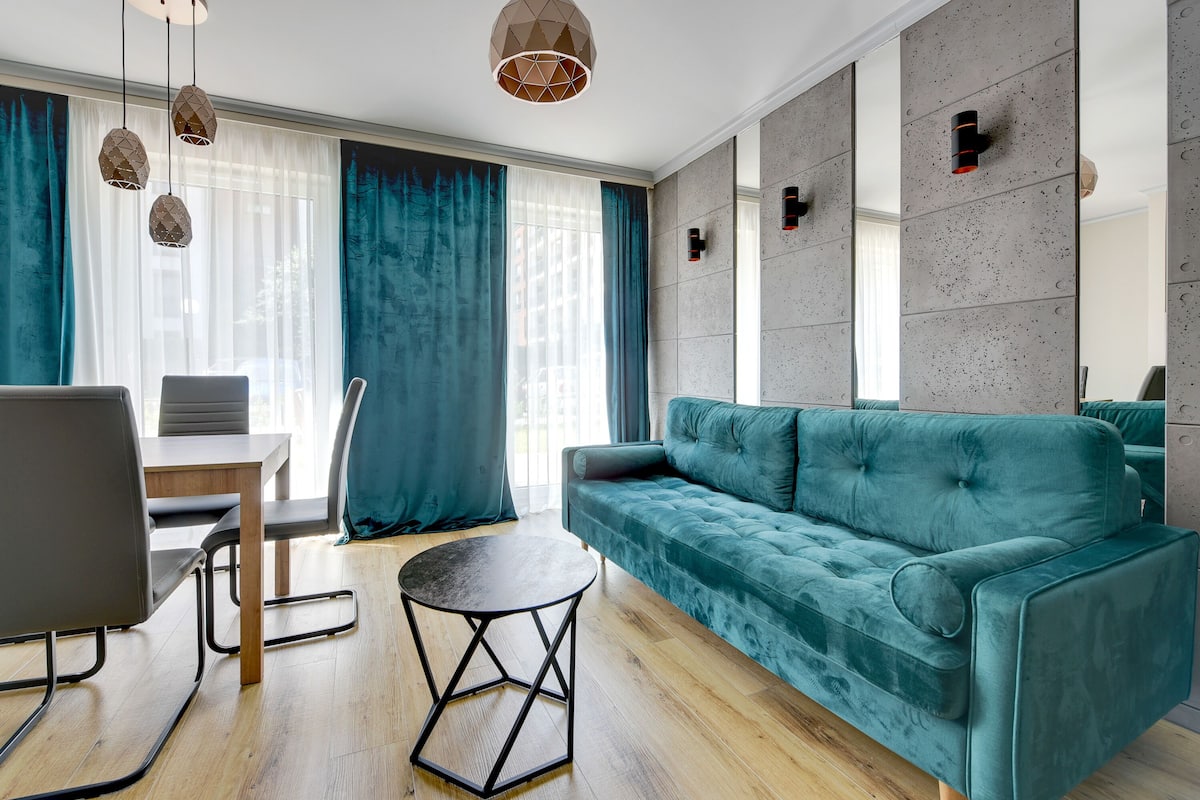 Deluxe-huoneisto, 1 makuuhuone, terassi (114B) | Olohuone | Taulutelevisio