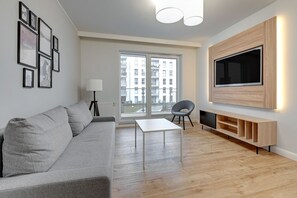 Leilighet – comfort, 1 soverom, balkong (with parking - 72) | Oppholdsrom | Flatskjerm-TV