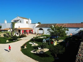 Fachada de la propiedad
