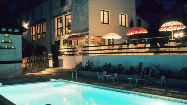 Pool -  Hotel Les Tilleuls (Saint-Cirgues-de-Jordanne)