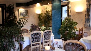 Restaurant -  Hotel Les Tilleuls (Saint-Cirgues-de-Jordanne)