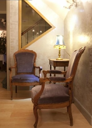 Interior -  Hotel Les Tilleuls (Saint-Cirgues-de-Jordanne)