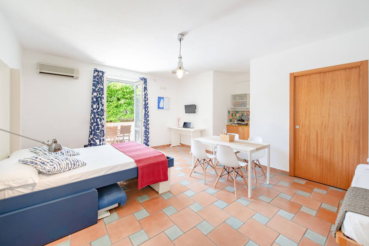 Studio Supérieur, plusieurs lits | Lit parapluie, Wi-Fi gratuit, draps fournis