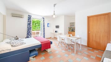 Superior-Studio, Mehrere Betten | Reisekinderbett, kostenloses WLAN, Bettwäsche