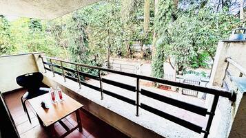 Family Room | Desk, laptop workspace, soundproofing