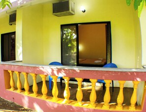 Desk, laptop workspace, soundproofing - Rainwood  Residency (Mawal)