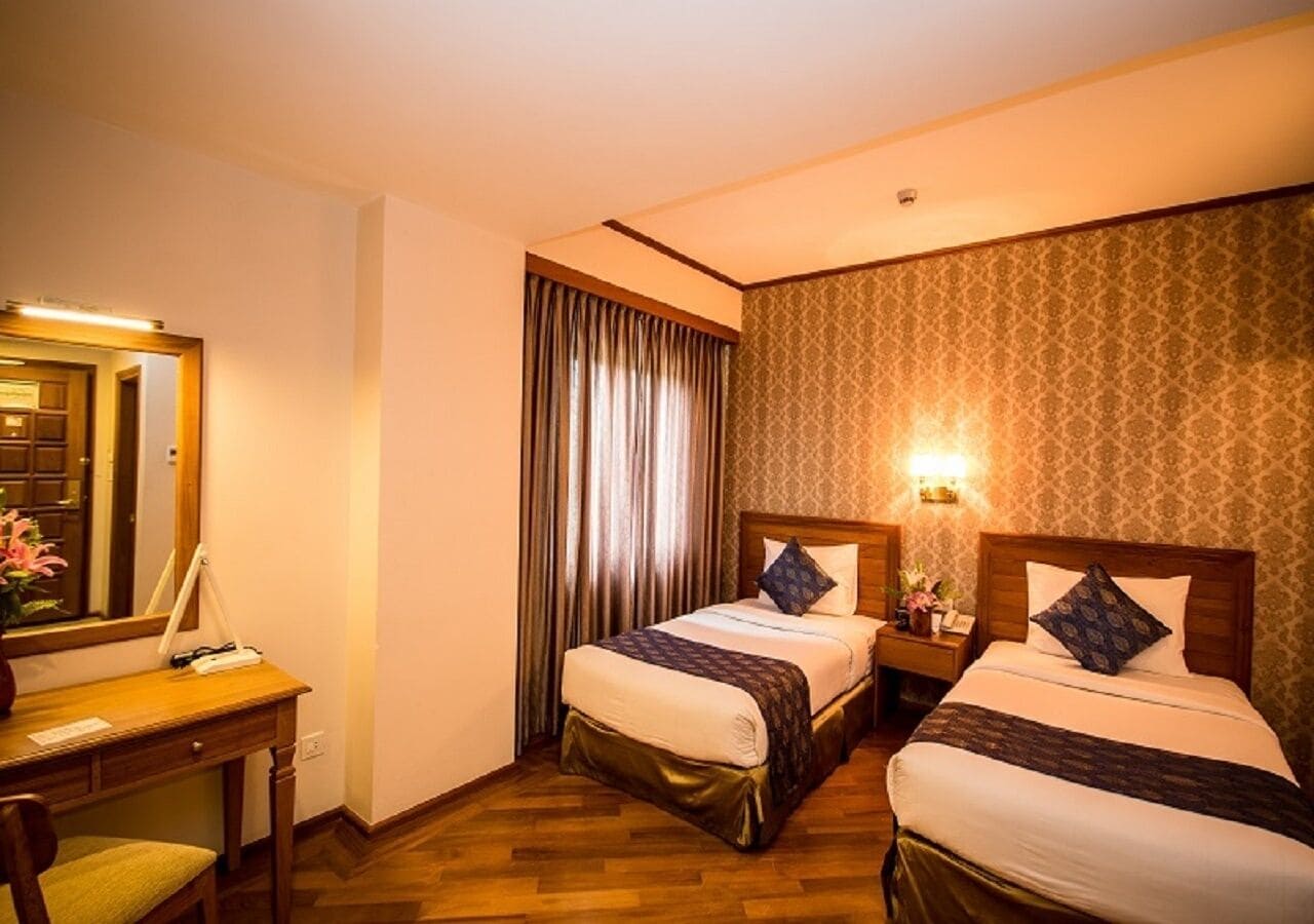 minibar, in-room safe, desk, rollaway beds