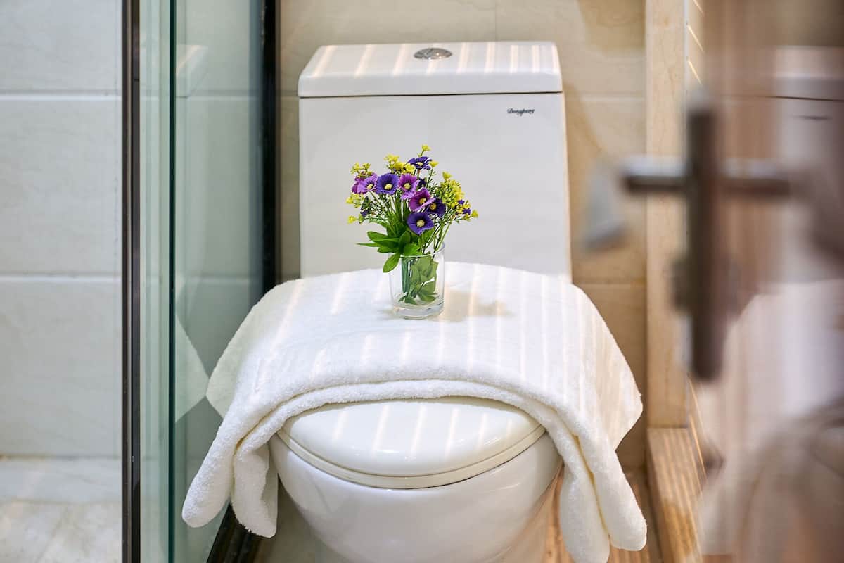 business double room | bathroom | shower, eco-friendly toiletries, hair dryer, slippers