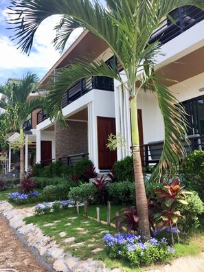 Garden view - Field-d House (Koh Tao)