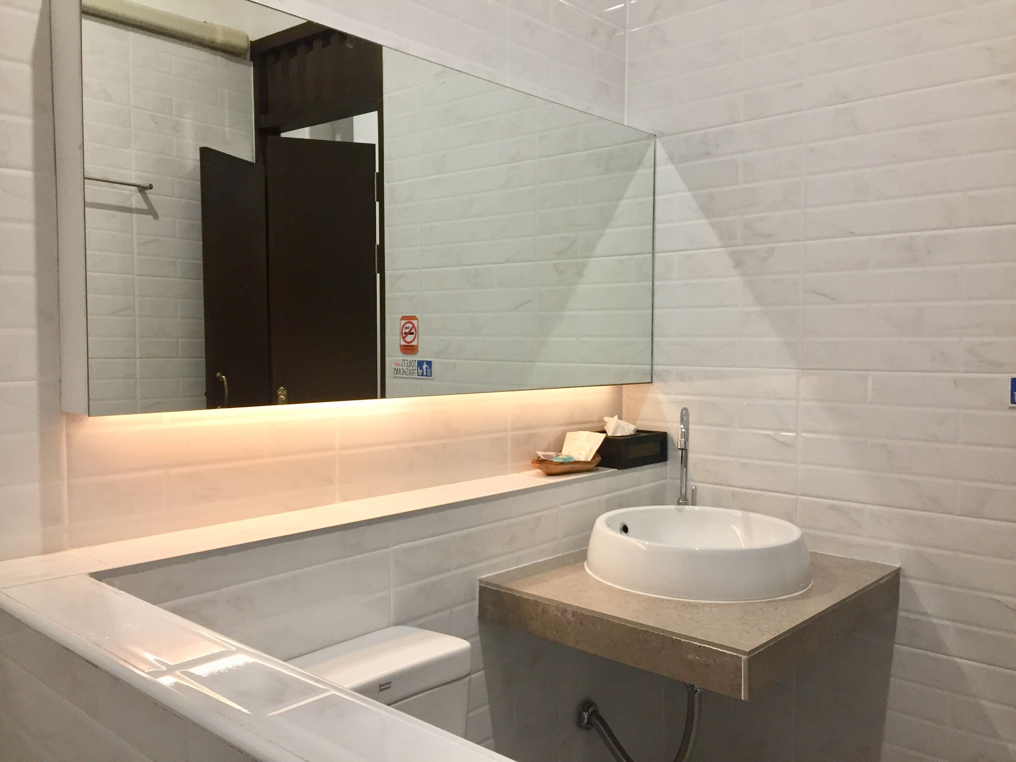deluxe studio suite, 1 bedroom, non smoking, hill view | bathroom sink