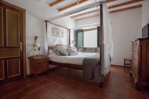 Double Room | Individually decorated, individually furnished, iron/ironing board - Casa do cruceiro (Ames)