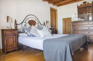 Double Room | In-room dining