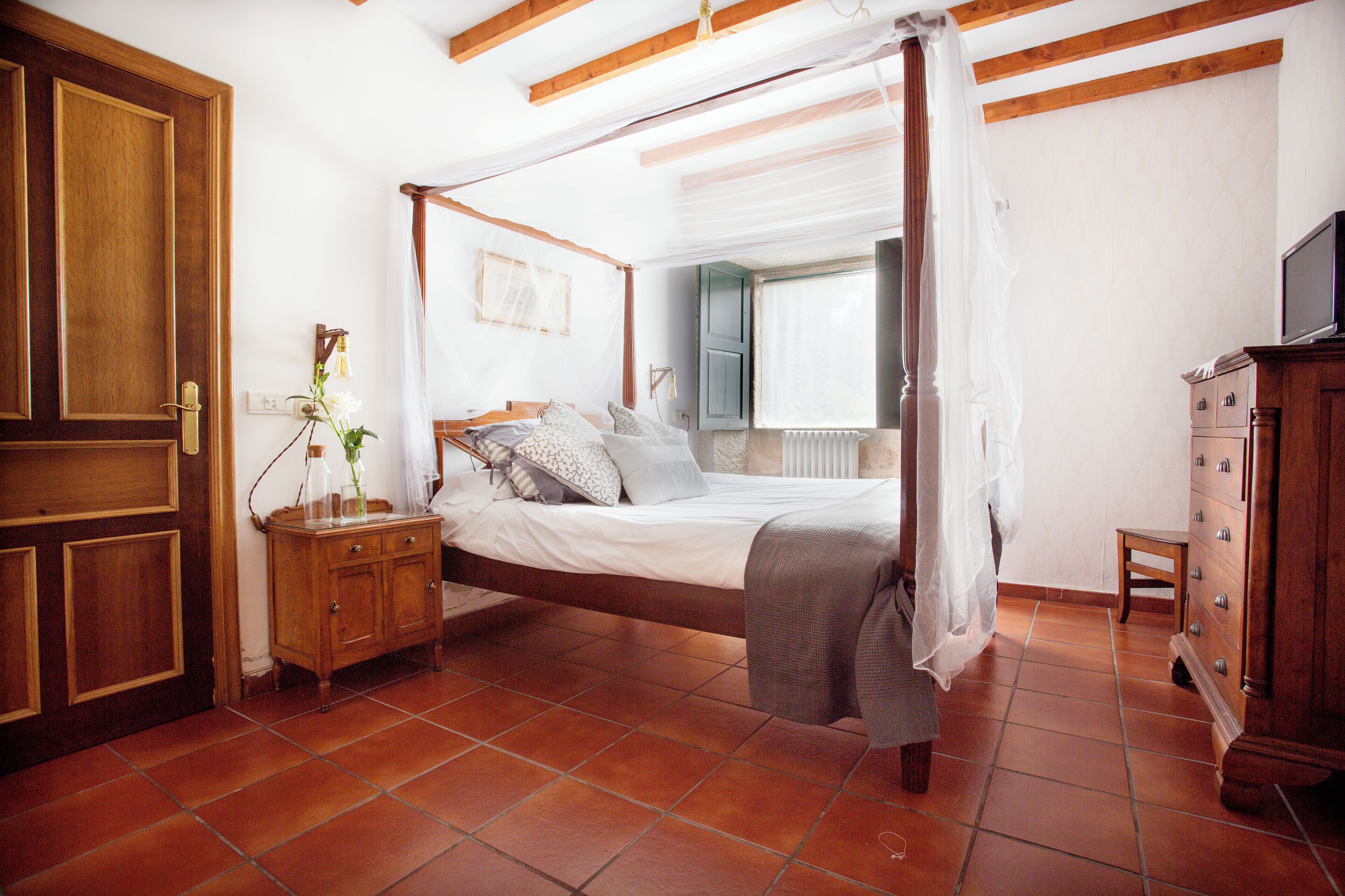 Individuell dekoriert, individuell eingerichtet, Bügeleisen/Bügelbrett