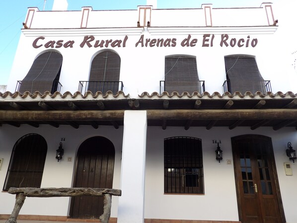 Front of property - Casa Rural Arenas de El Rocio (Almonte)