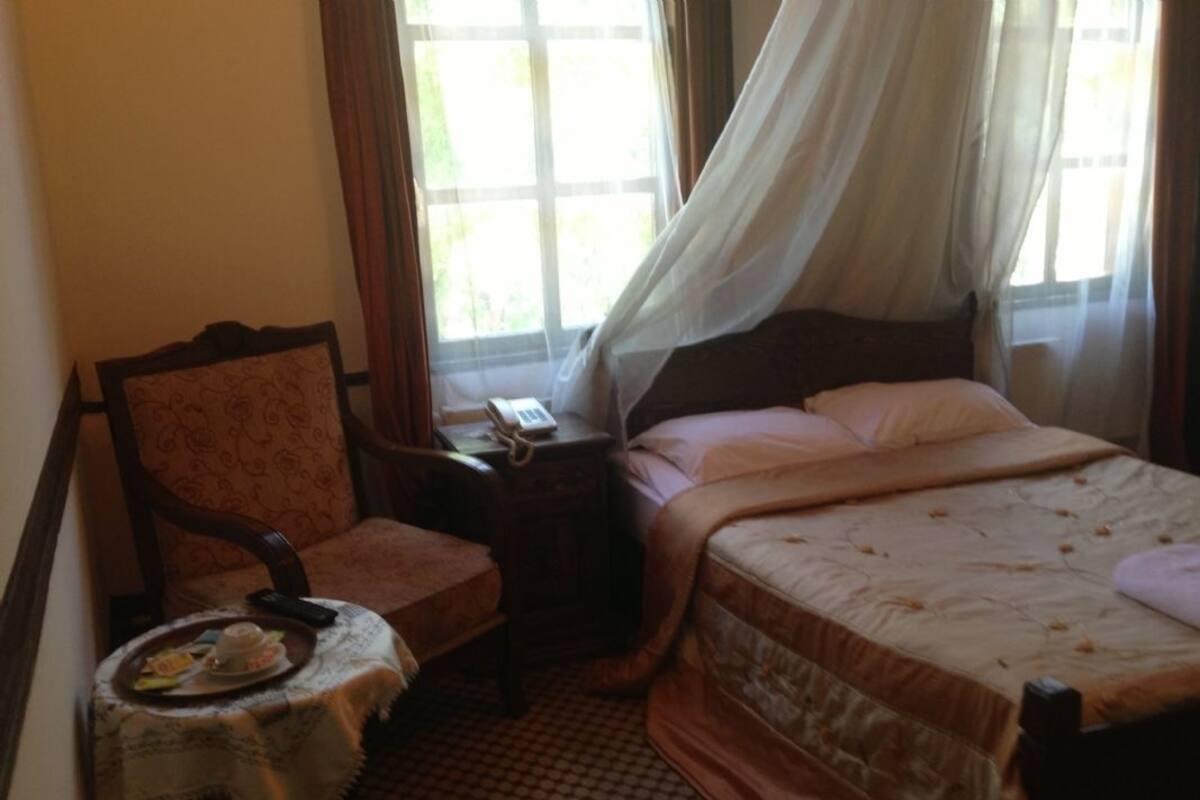 Minibar, fer et planche à repasser, lits bébé (gratuits)