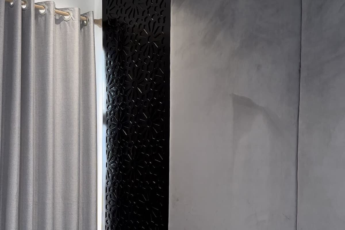 Executive Room, 1 King Bed | 1 bedroom, in-room safe, desk, soundproofing