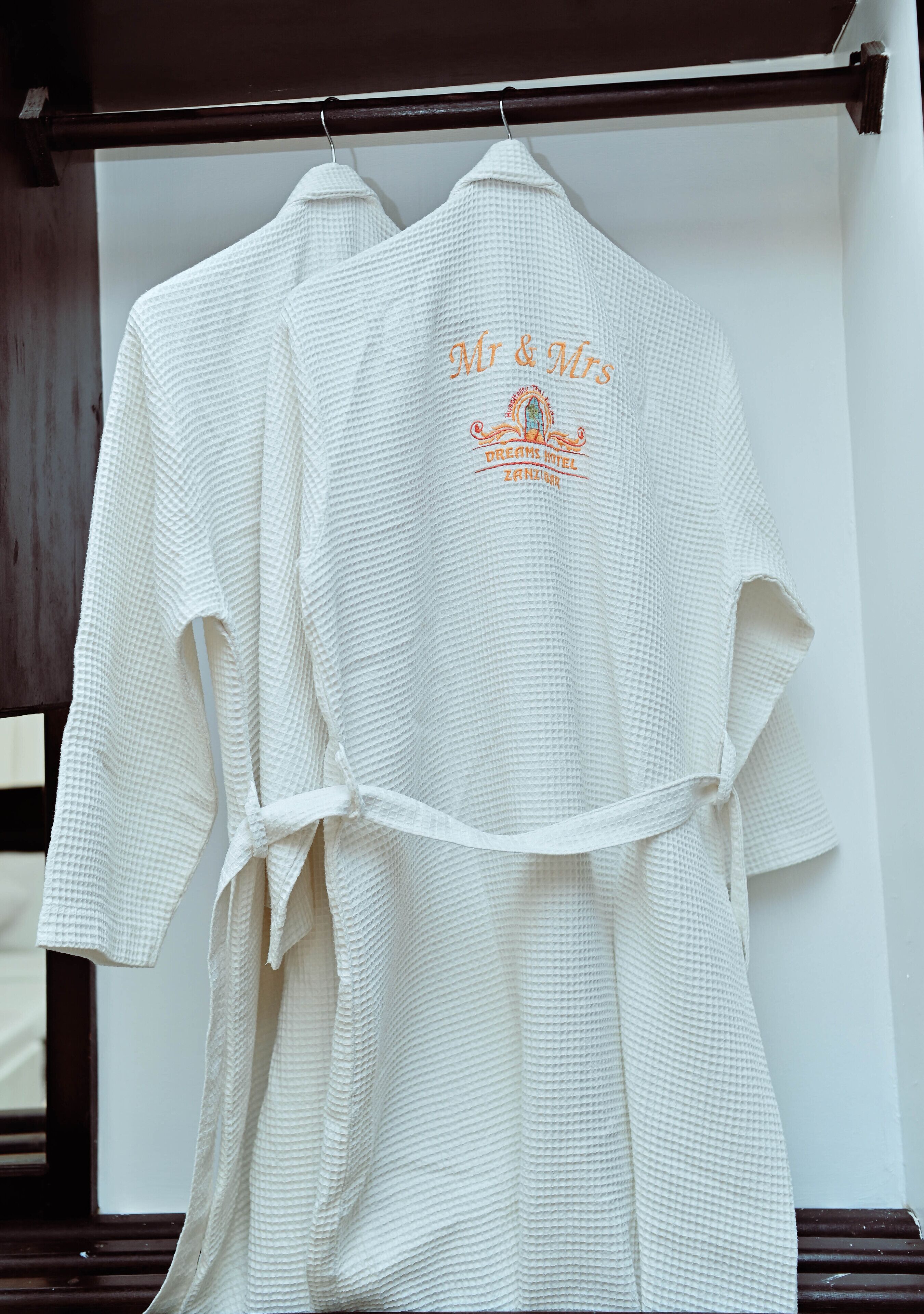 honeymoon room, 1 king bed | 1 bedroom, in-room safe, desk, soundproofing