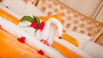 1 habitación, caja de seguridad en la habitación y escritorio