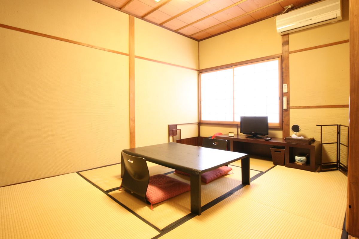 In-room safe, individually decorated, individually furnished, desk