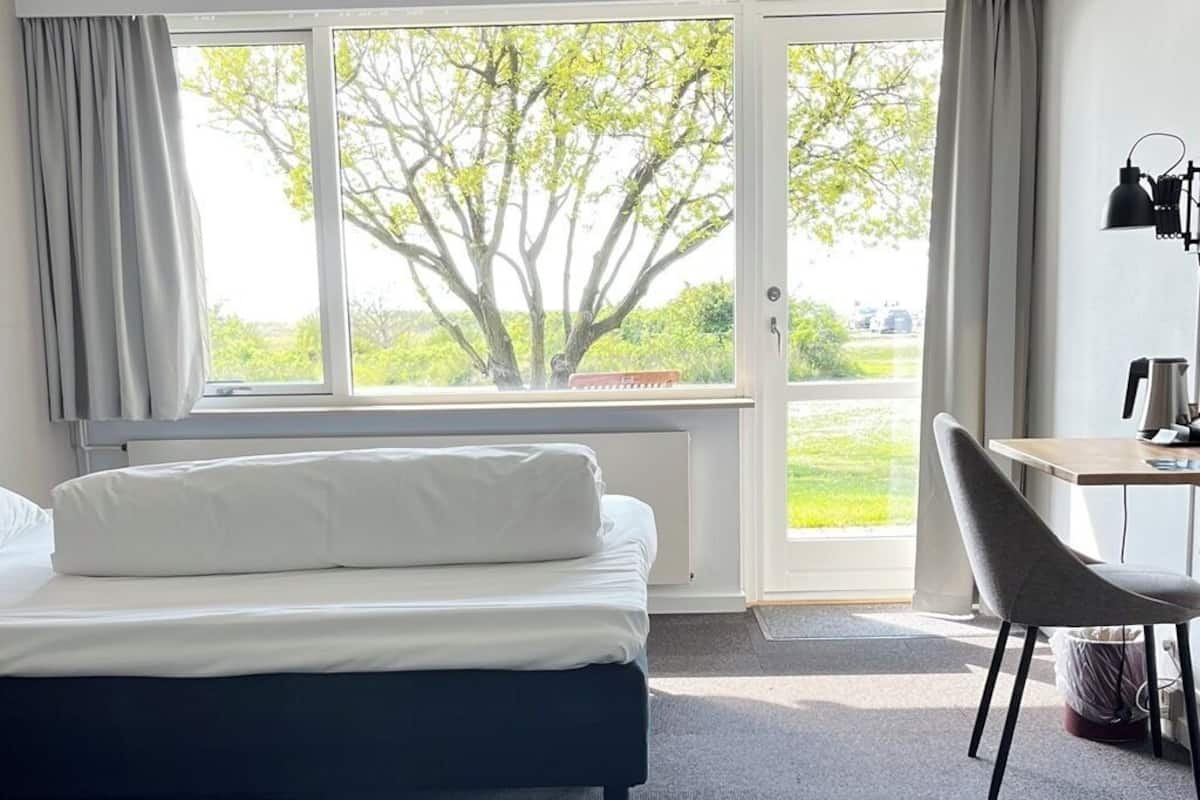 double room, sea view | beach/ocean view