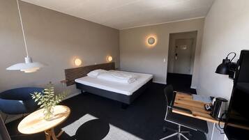 Double Room | In-room safe, desk, cribs/infant beds, rollaway beds
