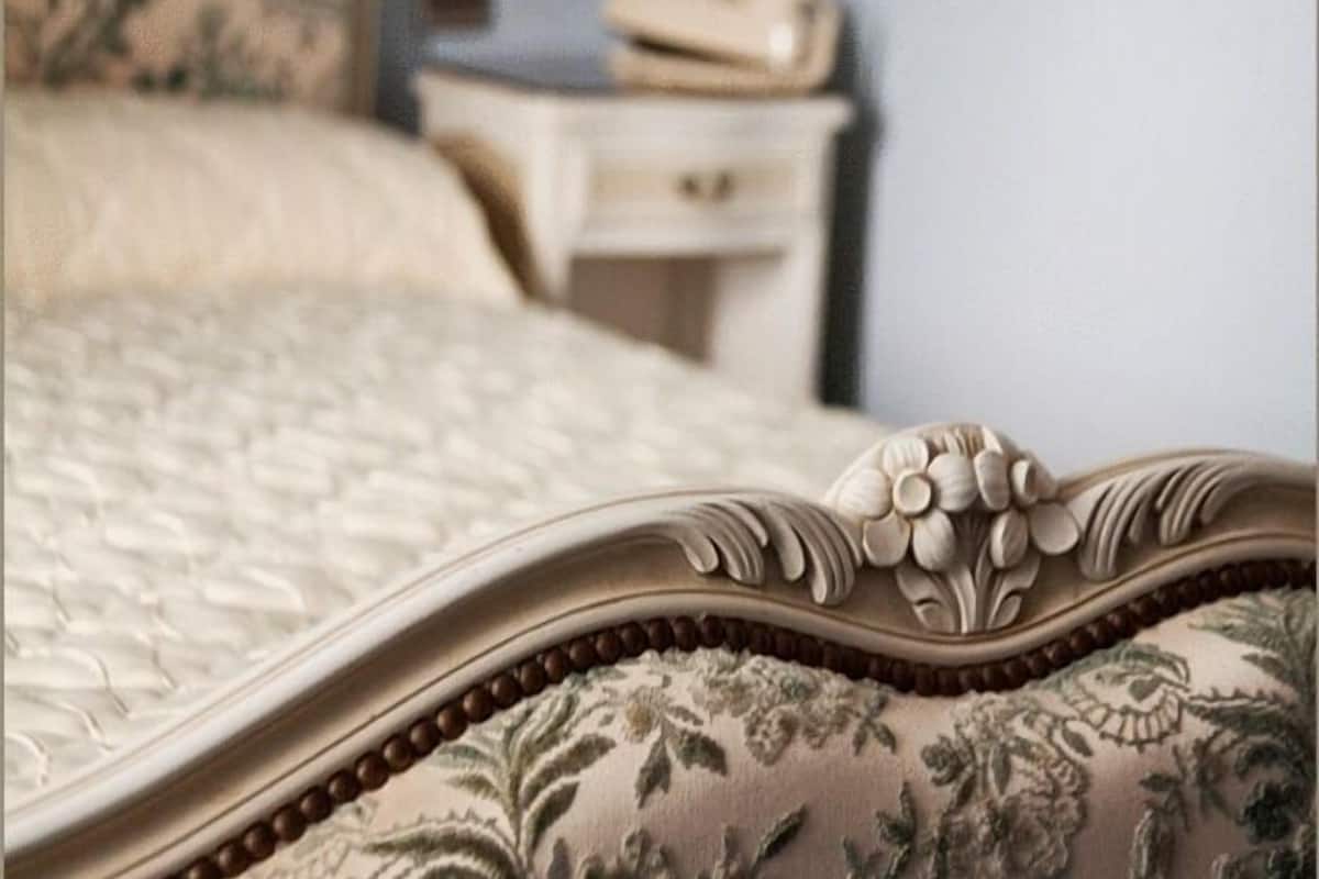 desk, soundproofing, iron/ironing board, cots/infant beds