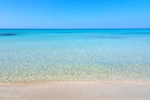 Private beach nearby, white sand, free beach shuttle, sun-loungers