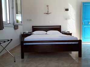 Apartment, 1 Bedroom | Free cots/infant beds, free WiFi, bed sheets - Angelos Rooms (Naxos)