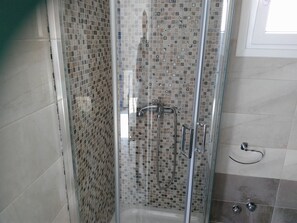 Apartment, 1 Bedroom | Bathroom | Shower, hair dryer, towels - Angelos Rooms (Naxos)