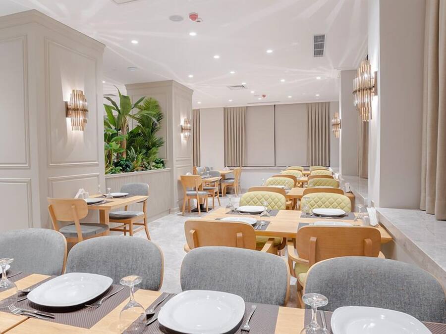 2 restoran, melayani sarapan, makan malam; sajian masakan Turki