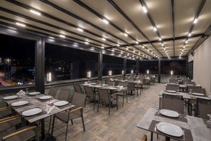 2 restaurants, breakfast, dinner served; Turkish cuisine - Kaleli Hotel (Gaziantep)