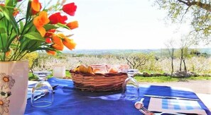 Tempat makan outdoor