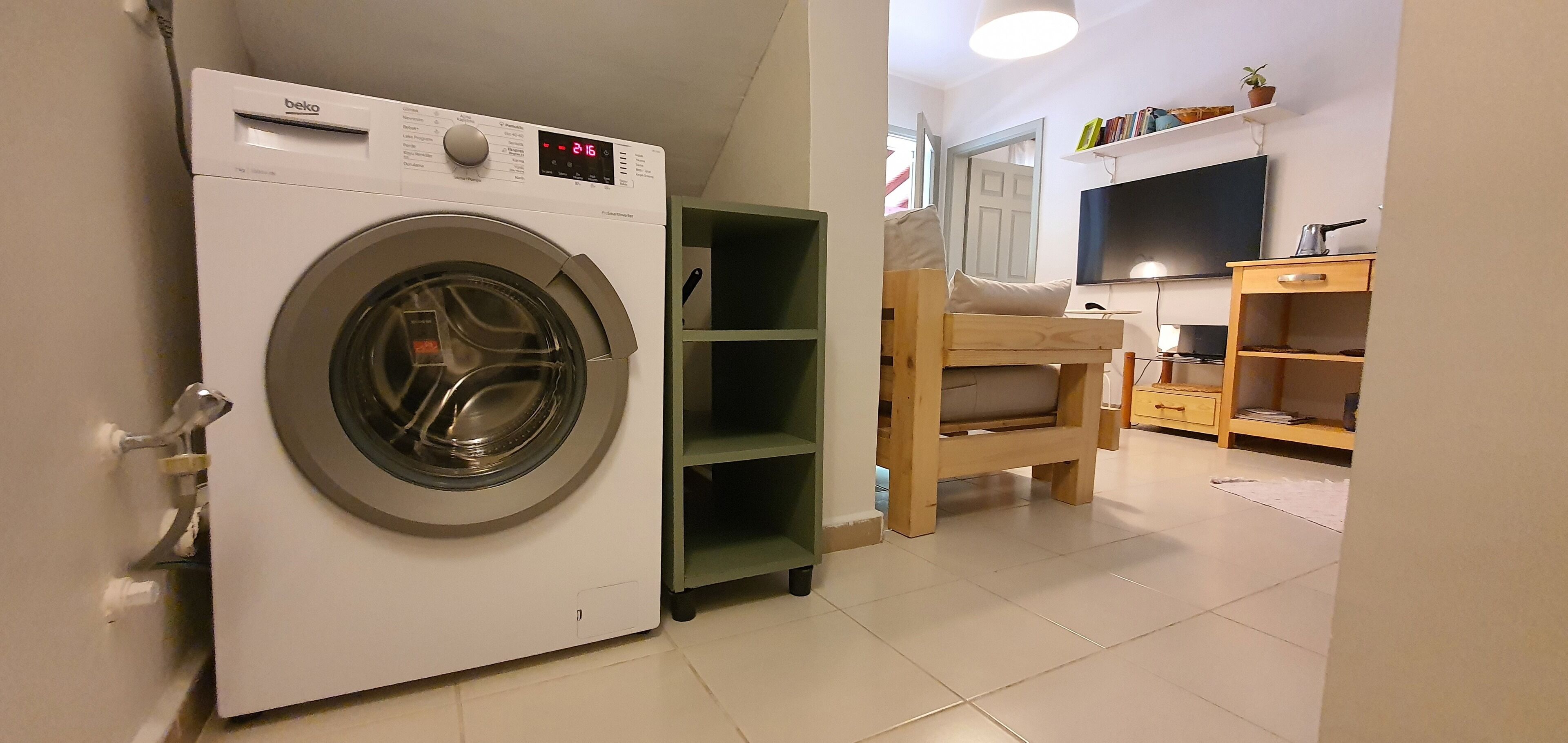 junior house | living area