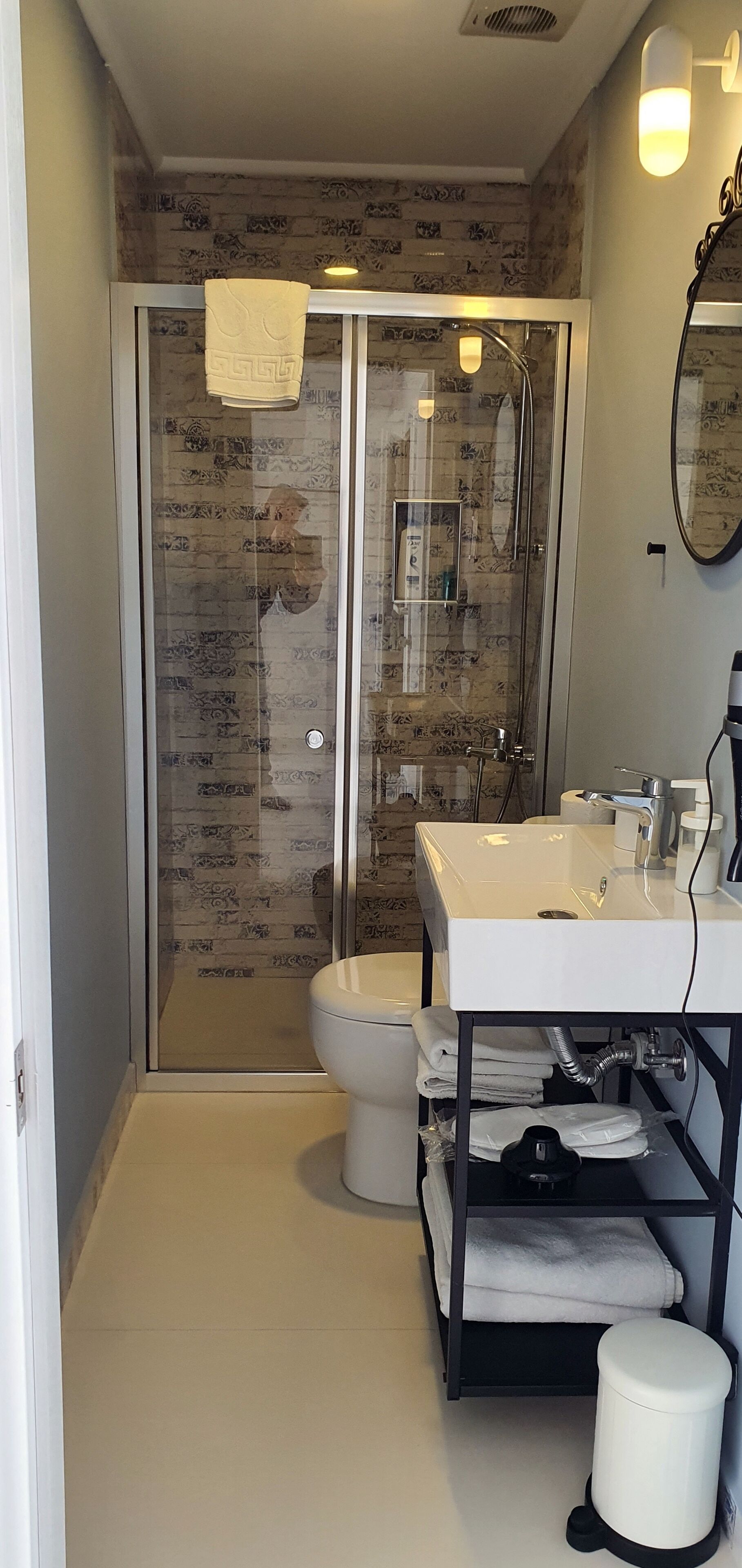 executive double room, 1 queen bed, balcony, marina view | bathroom | shower, free toiletries, hair dryer, slippers