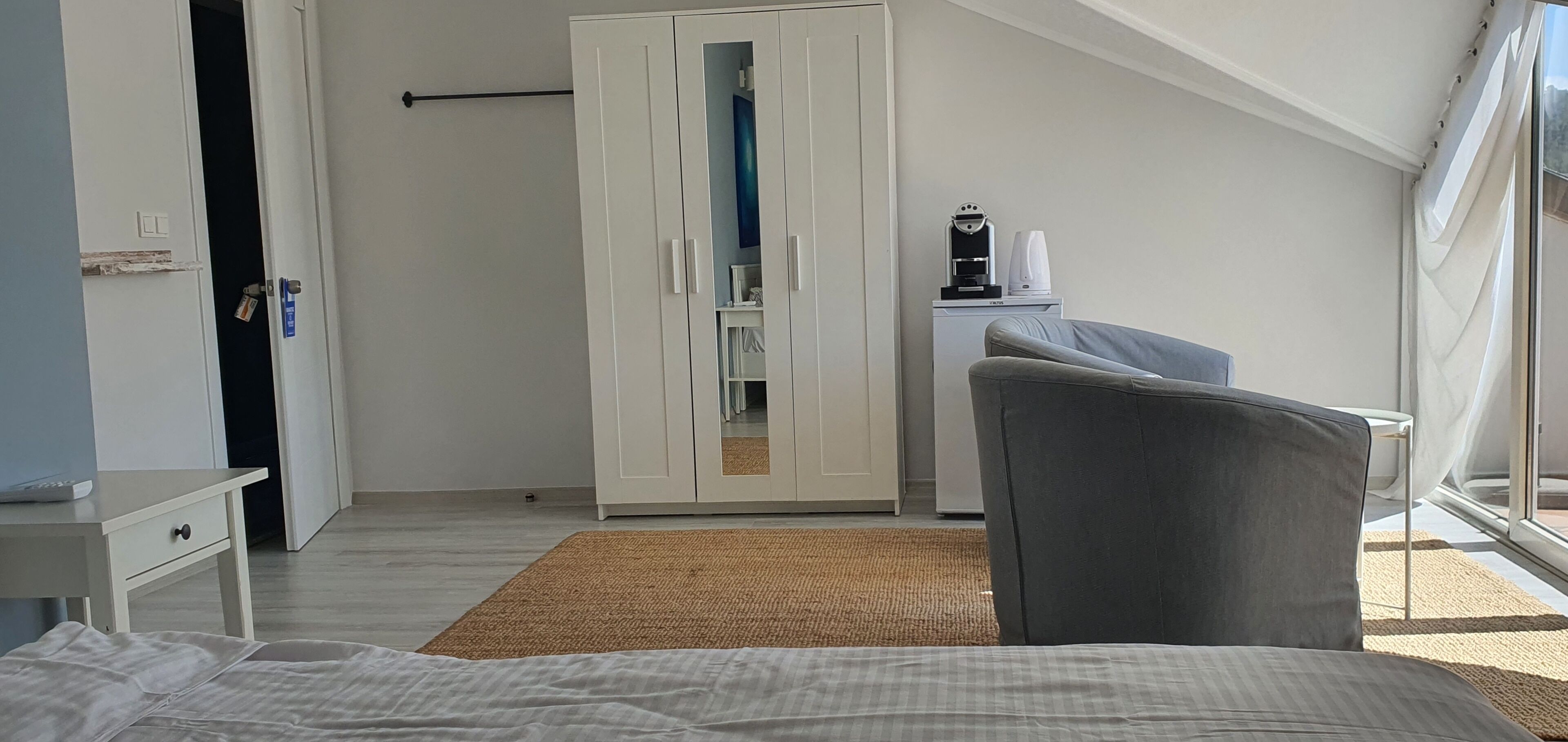 executive double room, 1 queen bed, balcony, marina view | premium bedding, minibar, in-room safe, individually decorated