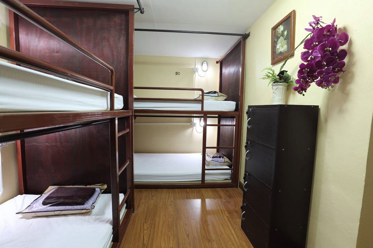 Mixed Dormitory with Air-Condition | Free WiFi